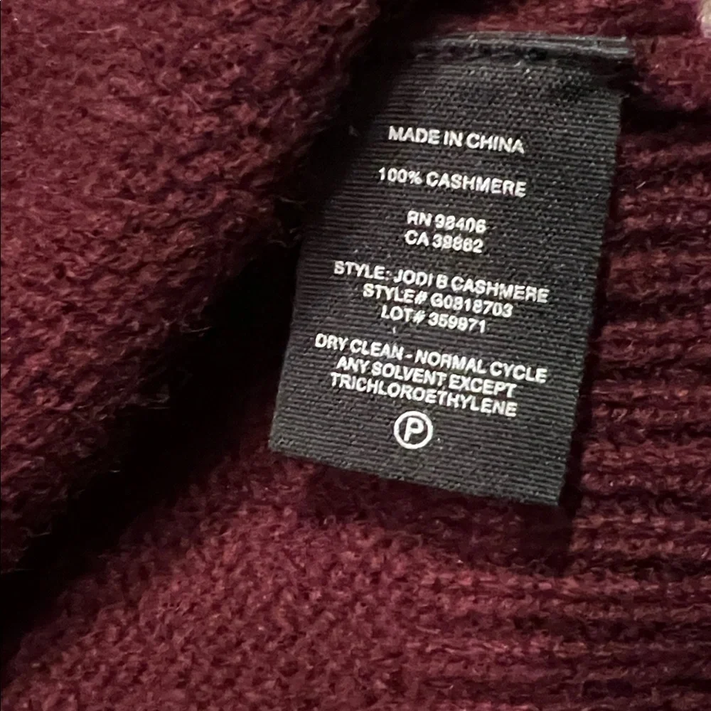 Theory cashmere mock neck sweater - Picture 3 of 5